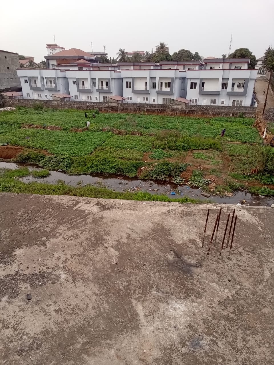 Duplex dans une cour fermée - Photo 5